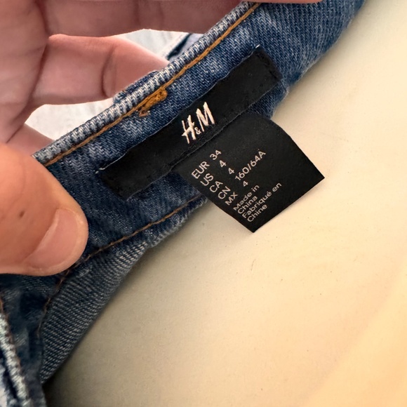 H&M Jean shorts - Picture 9 of 9